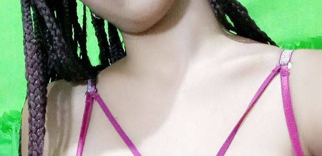 Model - selena_4 foot