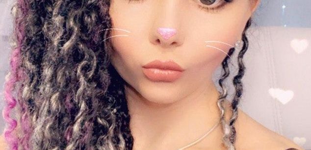 Model - Channel_Olala feet