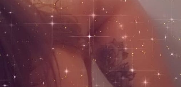 Model - Queenaddie19 blondie