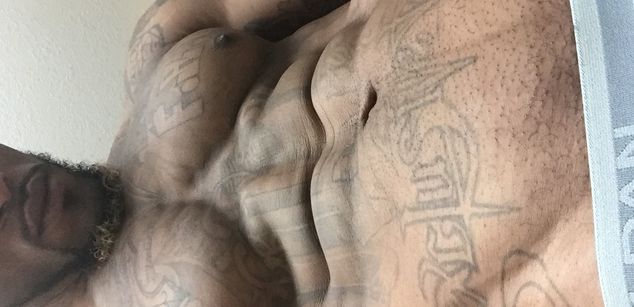 Model - ExclusiveTaste muscular