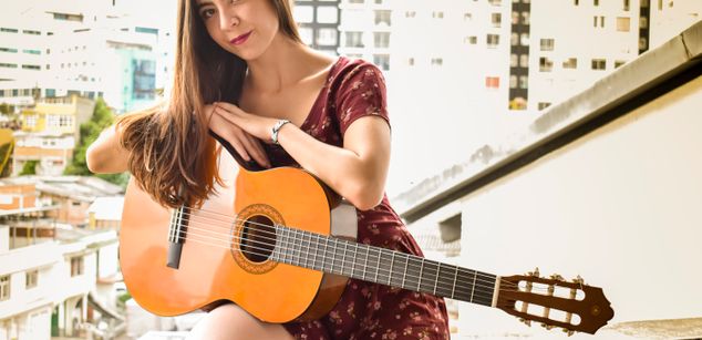 Model - Sarah Coleman latina