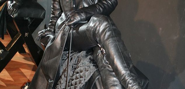 Model - Dominatrix Dinah beautiful