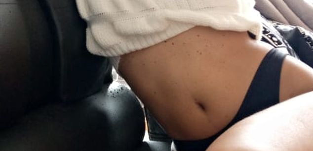 Model - Niky Gold smile