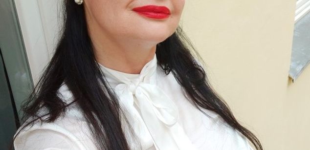 Model - Dominatrix Dinah beautiful