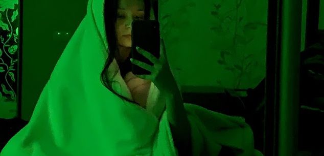 Model - Lola_Moon LUSH