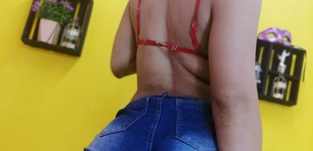 Model - cristal bigboobs