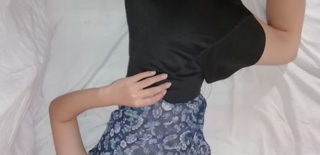 Model - alexxa cam milk