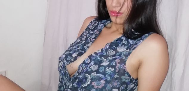 Model - alexxa cam milk