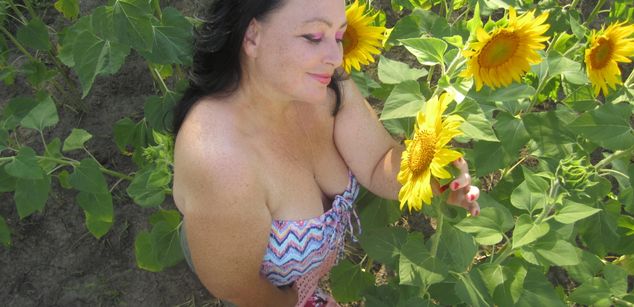 Model - BruneteBBW outfits