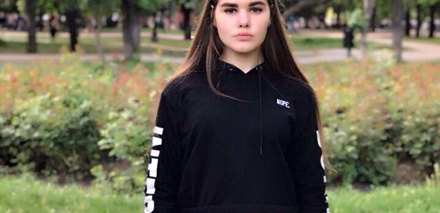 Model - Varvara partying