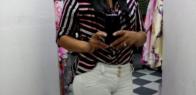 Model - sharon rodriguez afeitada