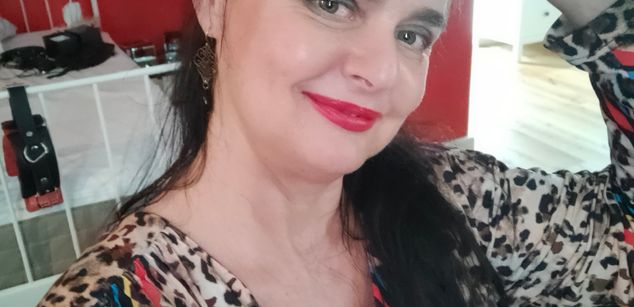 Model - Dominatrix Dinah beautiful