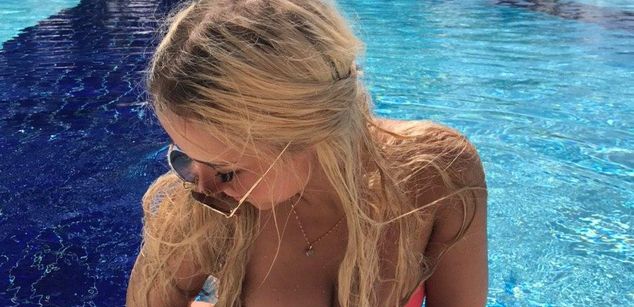 Model - AppleBrandy heels