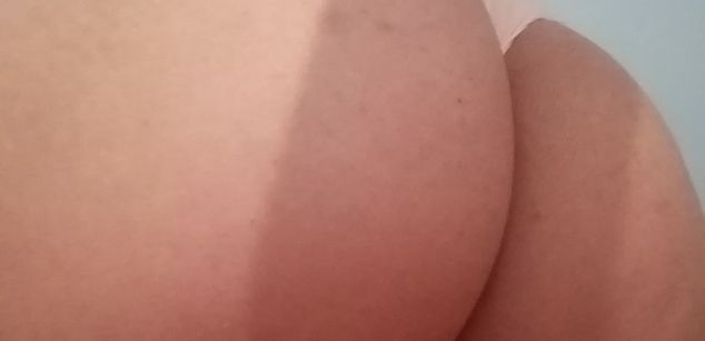 Model - NaughtyJulia32 curvy