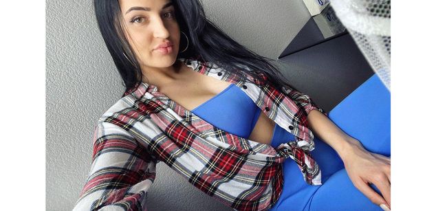 Model - SweetPeach beautiful