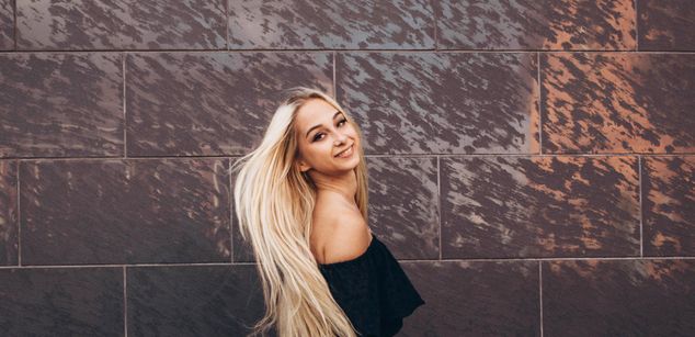 Model - AppleBrandy heels