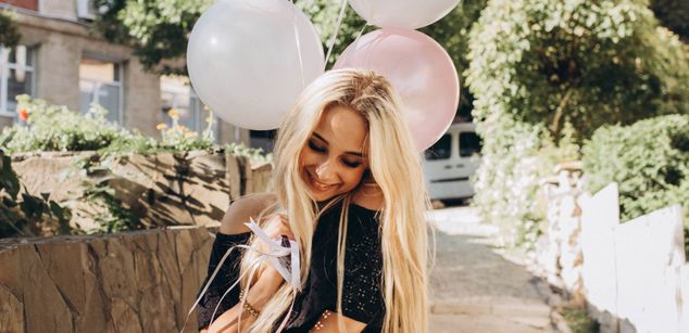 Model - AppleBrandy heels