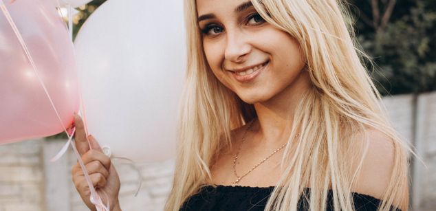 Model - AppleBrandy heels