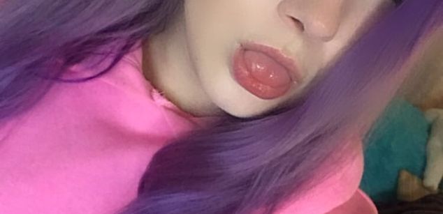 Model - Alisia Cherrey play