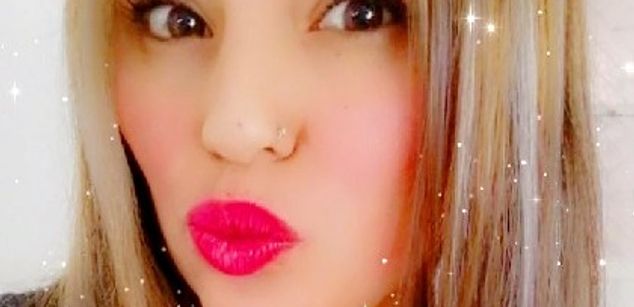 Model - Delicioushot HANDINASS