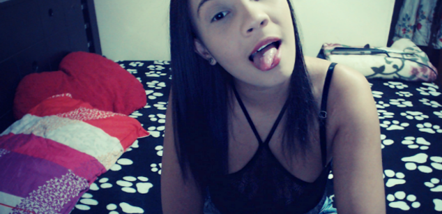 Model - GIRLS_KINKY piss