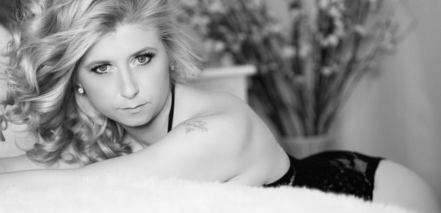 Model - Royal Ria queen