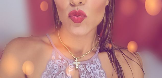 Model - Livia Marques shemale cum