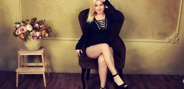 Model - sweet_sweetie schoolgirl