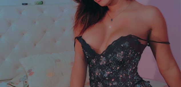 Model - Lindsay Honey HugeDick cum