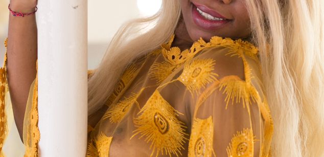 Model - Aislinnfire pies