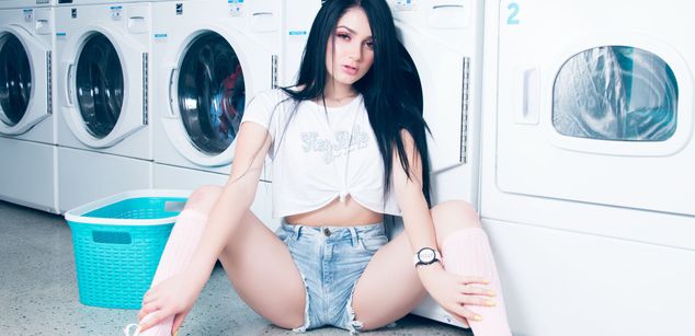 Model - EmilyPrada feet