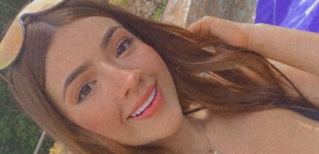 Model - Mileytabs asshole