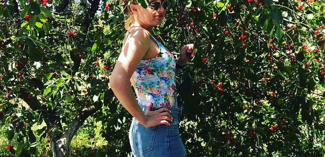 Model - Natalia interest