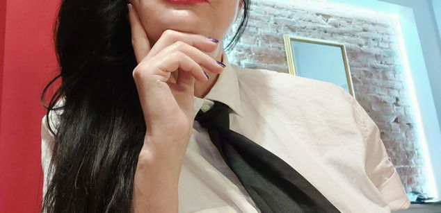 Model - Dominatrix Dinah beautiful