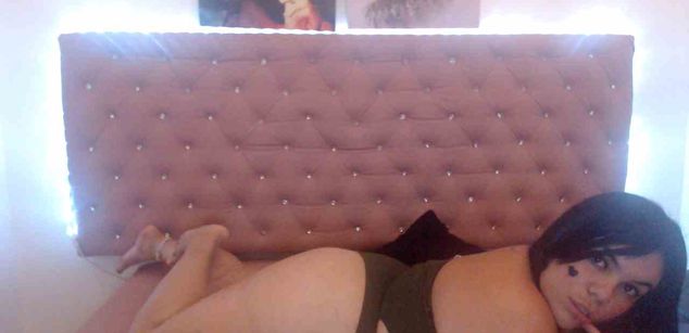 Model - Emily latina