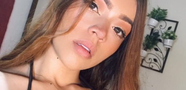 Model - Mileytabs asshole