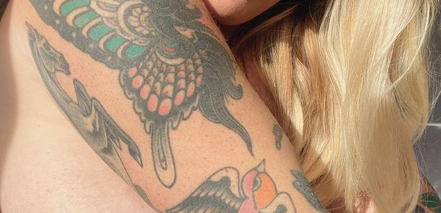 Model - British BBW Mia Busty