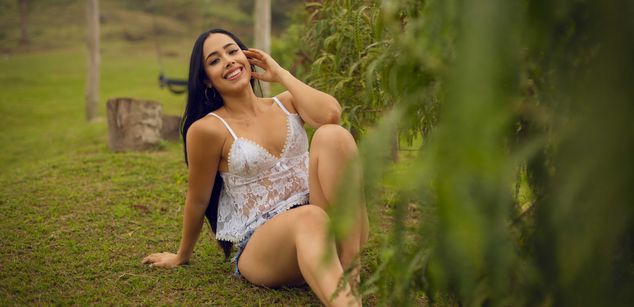 Model - kristenJones dp