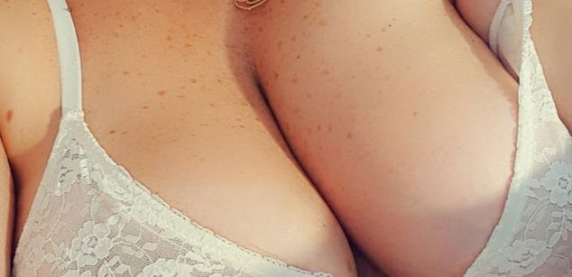 Model - Ella mistress