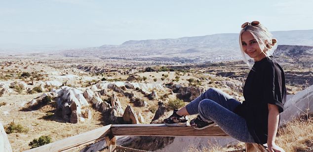 Model - AppleBrandy heels