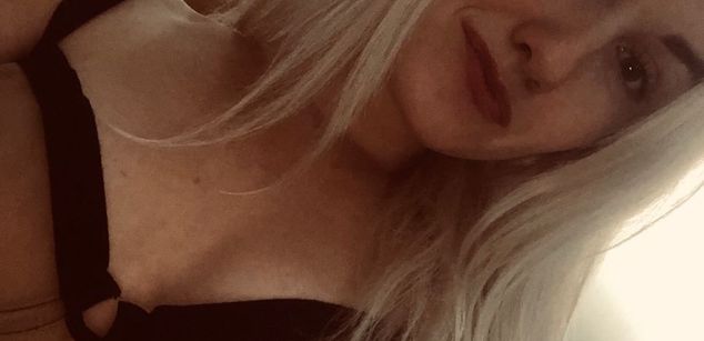 Model - JesieBuny feet