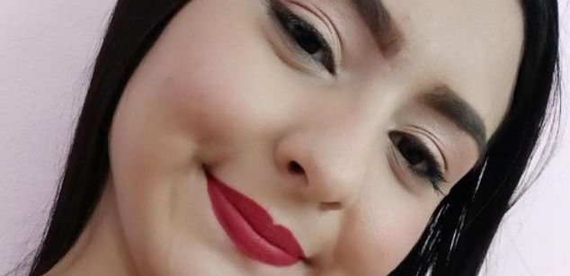 Model - Emily finger