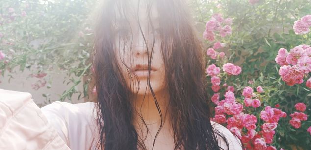 Model - honeyroses foot