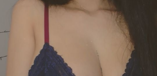 Model - Nathalie rose feet