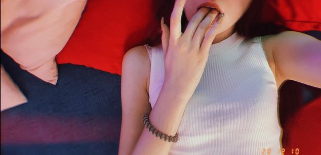 Model - MissLilyy red