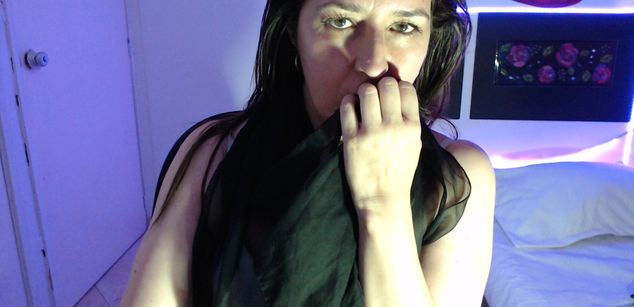 Model - Melissa bignipples