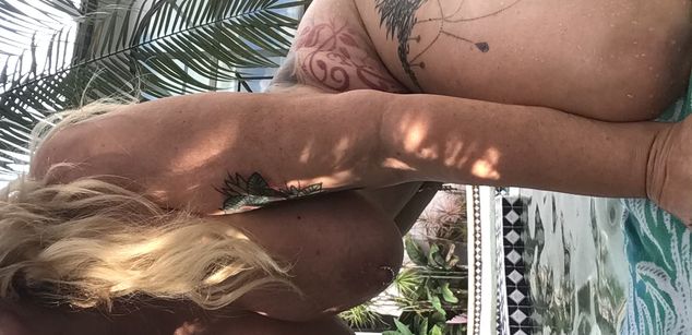 Model - Dirtymartini4u girlfriend