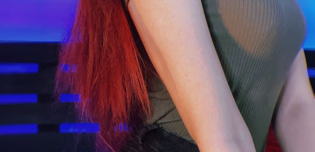 Model - MissLilyy red