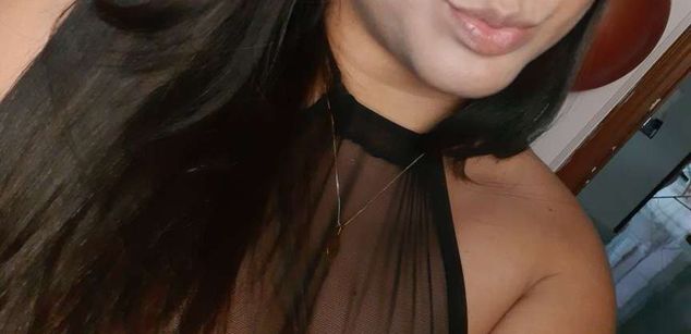 Model - Abil Rose squirt