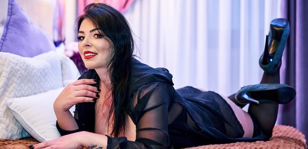 Model - YulliaMilf milf